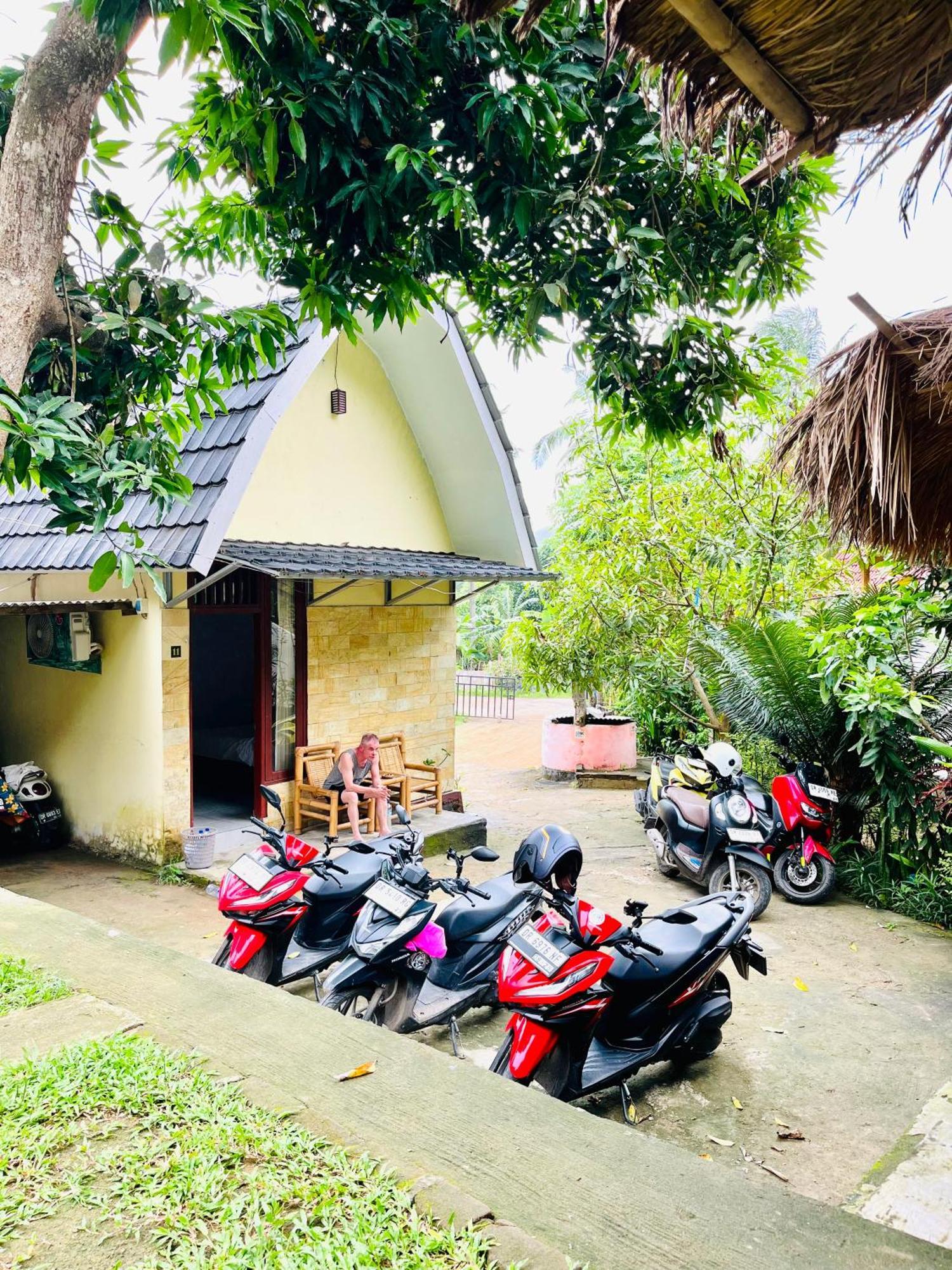 Roy Homestay Kuta Kuta  ภายนอก รูปภาพ
