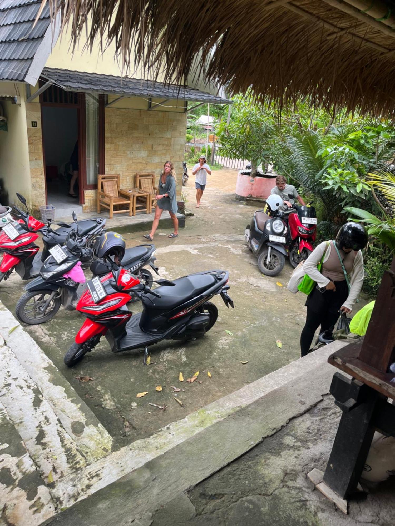 Roy Homestay Kuta Kuta  ภายนอก รูปภาพ