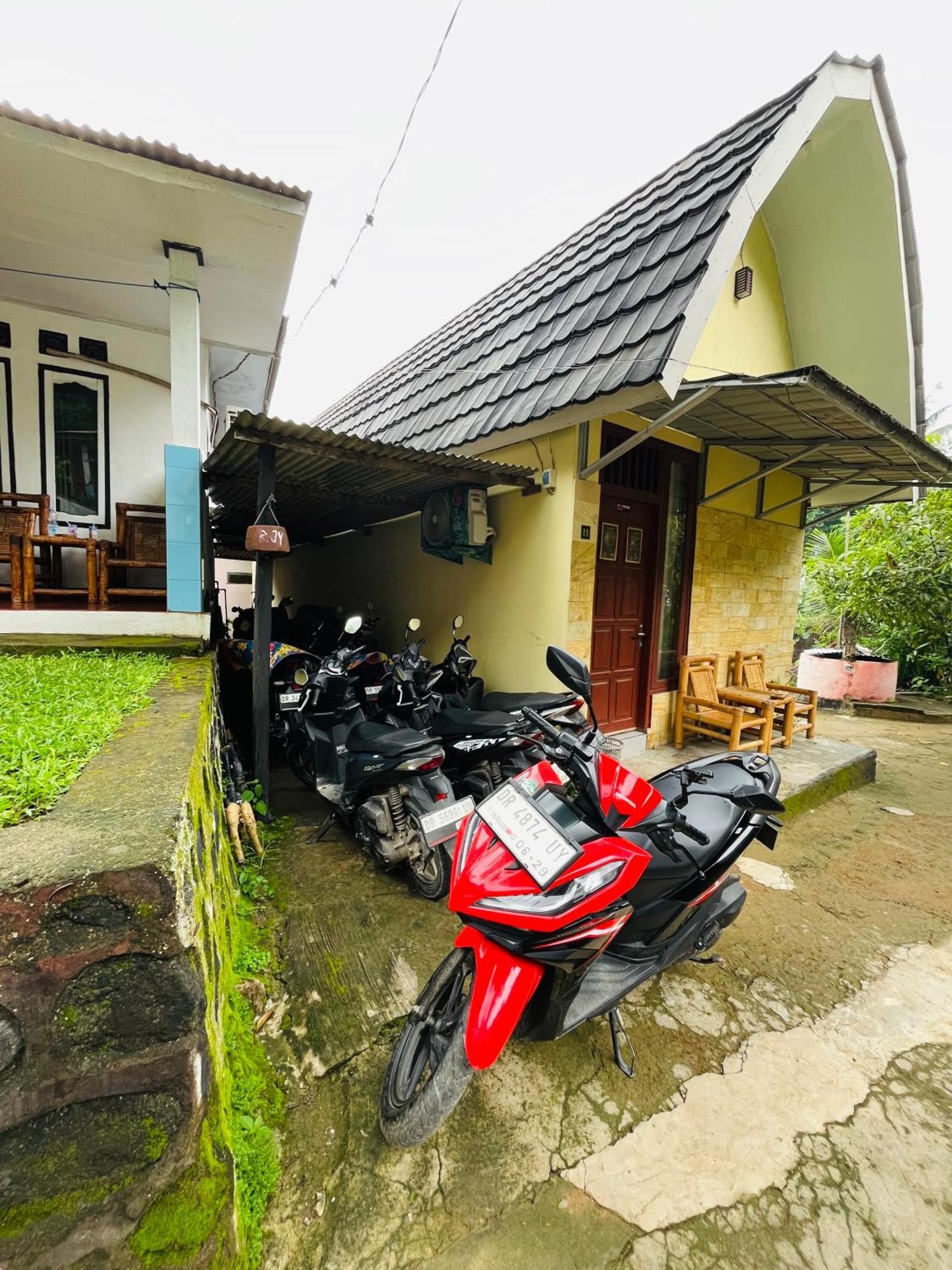 Roy Homestay Kuta Kuta  ภายนอก รูปภาพ